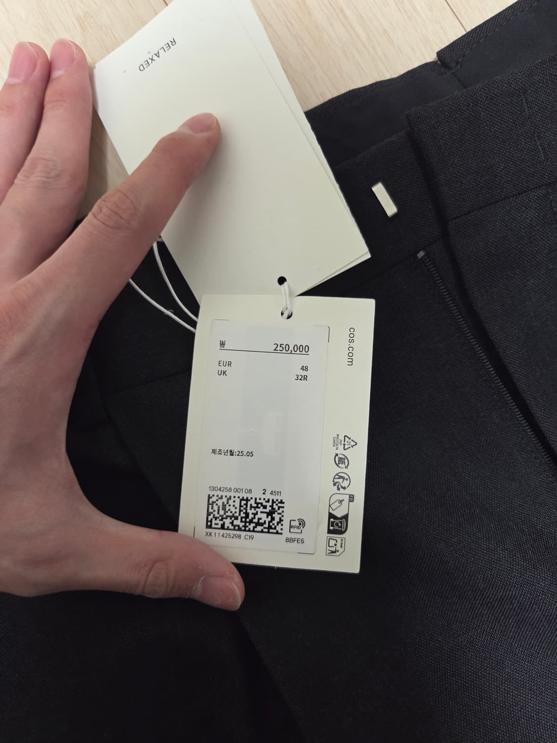 Cos 플리티드 울 트라우저 차콜 상품이미지3