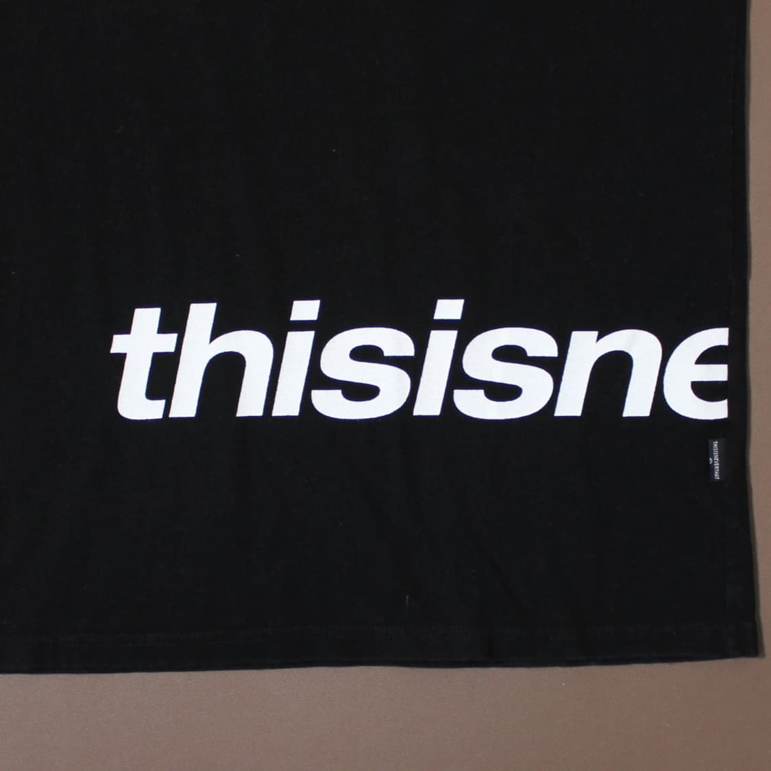 Thisisneverthat 디네뎃 블랙 라운드 티 상품이미지3