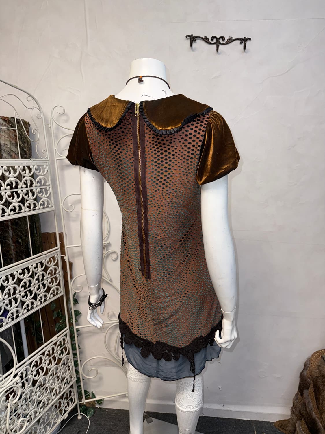 Brown navy velvet dot crochet puff ops 상품이미지2