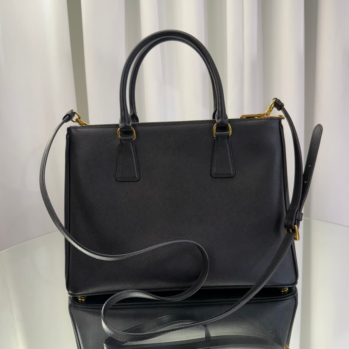 [새상품급]프라다 사피아노 럭스 토트백 블랙 상품이미지5