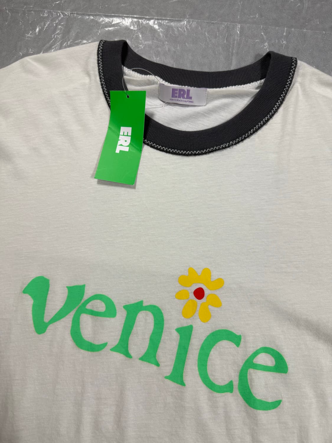 [L] ERL Venice 링거 티셔츠 화이트 상품이미지8