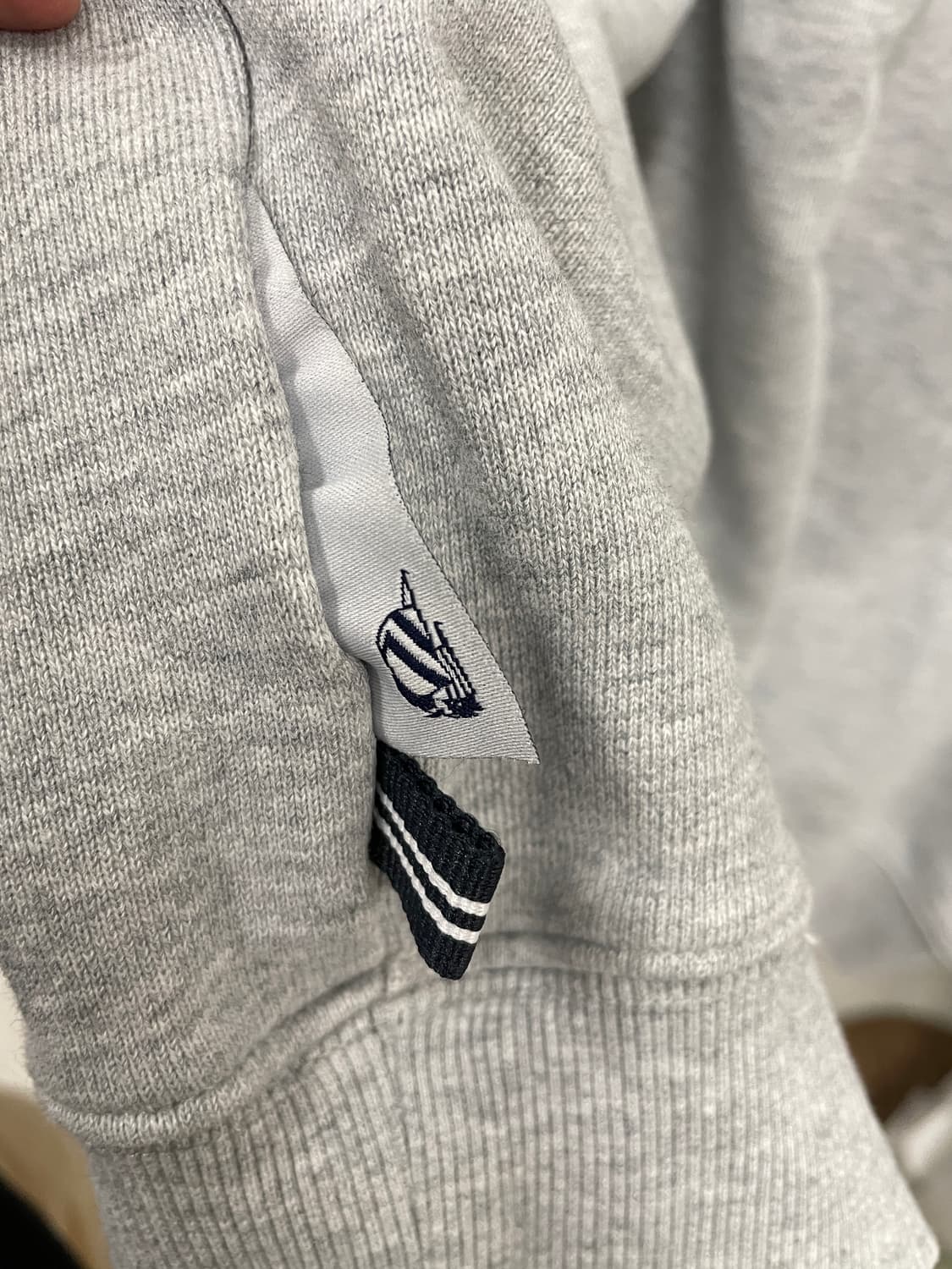 노티카 맨투맨 상품이미지4