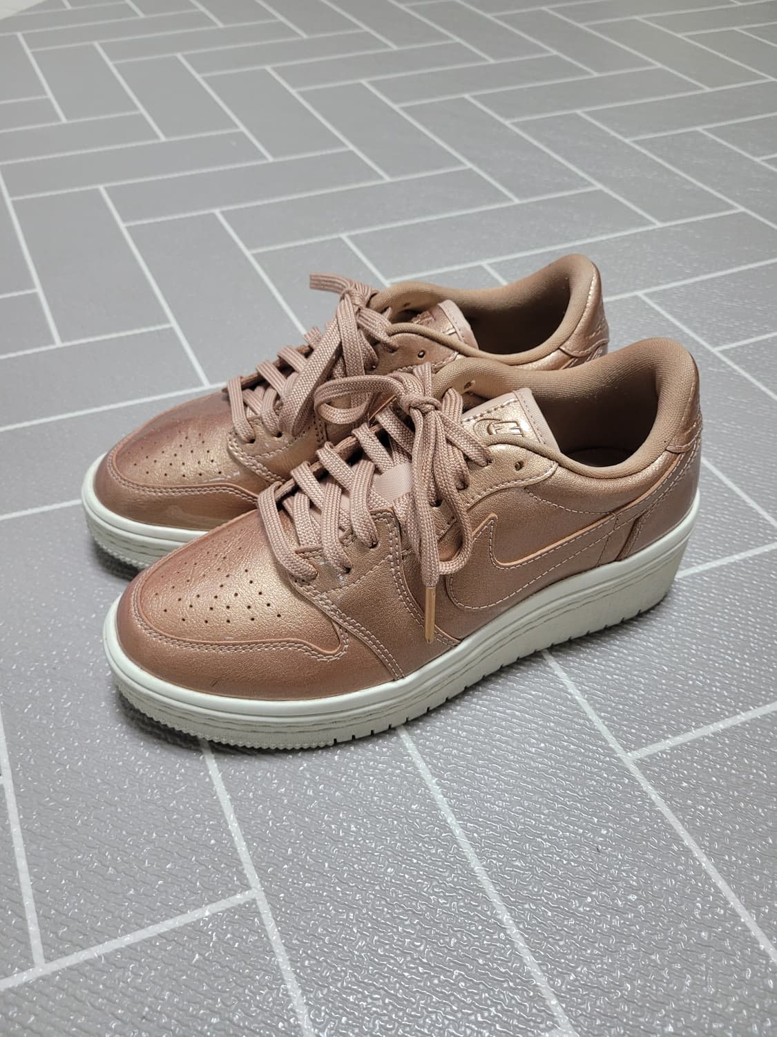 나이키 에어 조던 1 레트로 로우 리프트 팬텀 스니커즈 30 상품이미지3