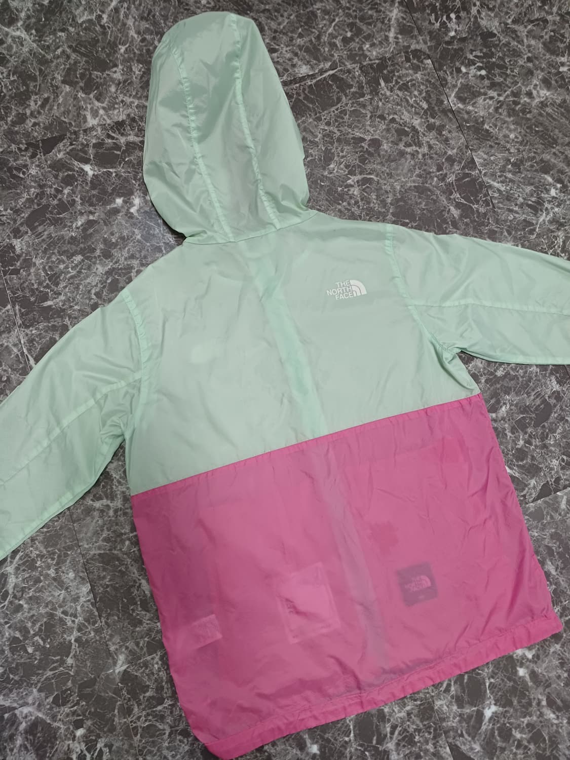 노스페이스(The North Face) 민트 & 핑크 배색 재킷 
140 상품이미지5