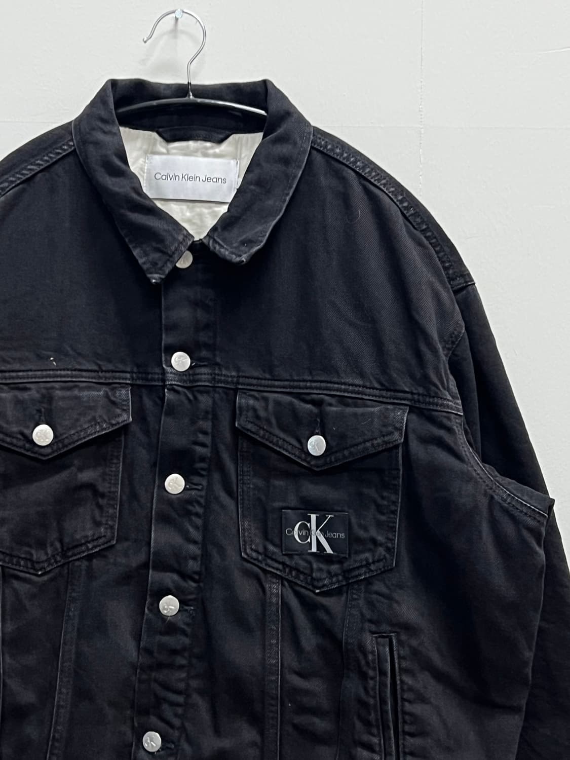 (L) 캘빈클라인 흑청 트러커 데님 패딩 자켓 상품이미지3