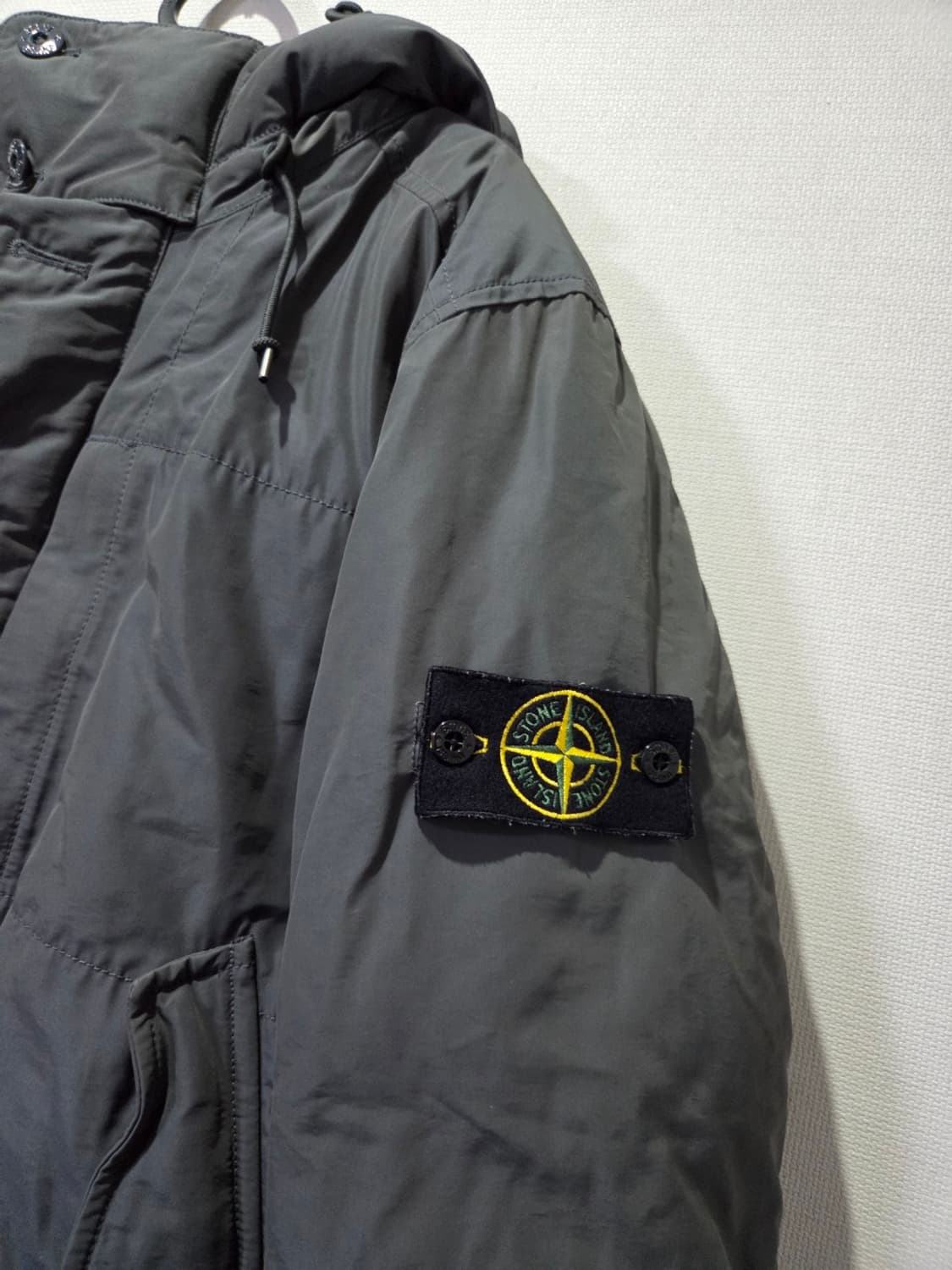 정품 스톤아일랜드 마이크로랩스 다운 패딩 95/M 상품이미지2