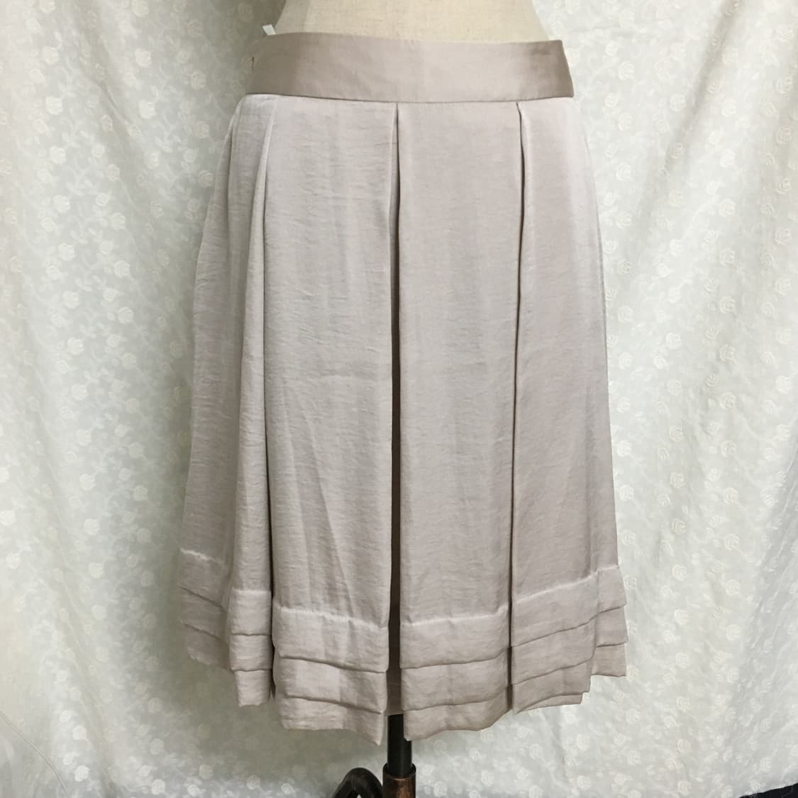 베이비핑크 새틴 플리츠 스커트 / 고급스러운 광택 상품이미지3