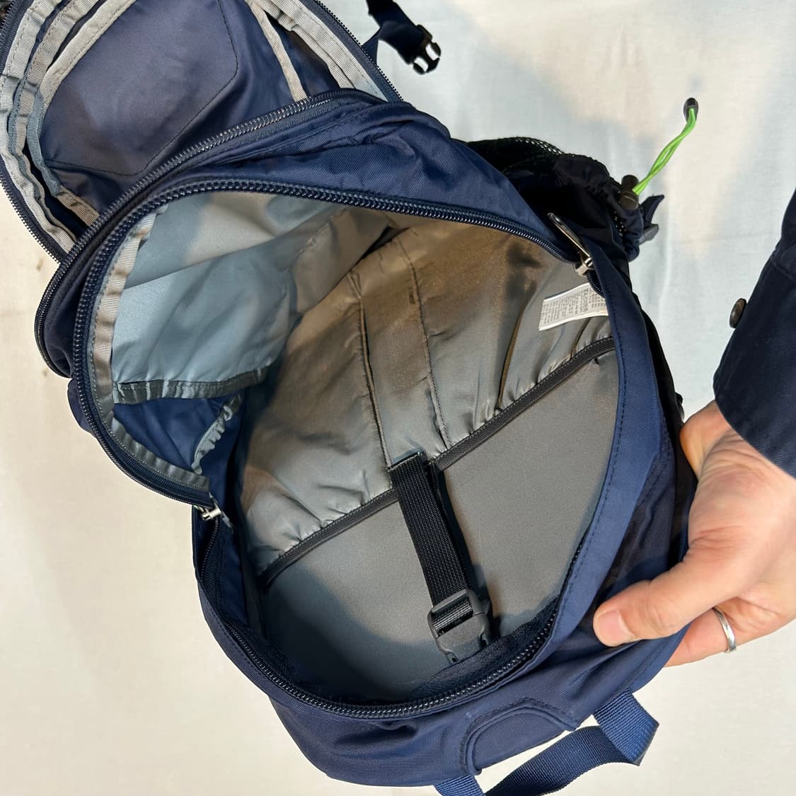 노스페이스 핫샷 30L 네이비 백팩 가방 상품이미지5