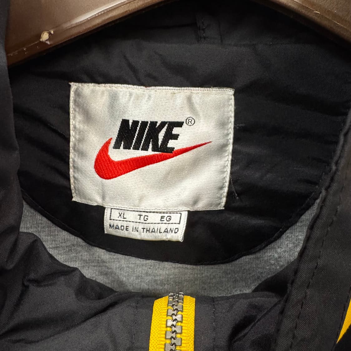 00s 나이키 올드스쿨 바람막이 후면 자수 포인트 옐로 블랙 상품이미지7