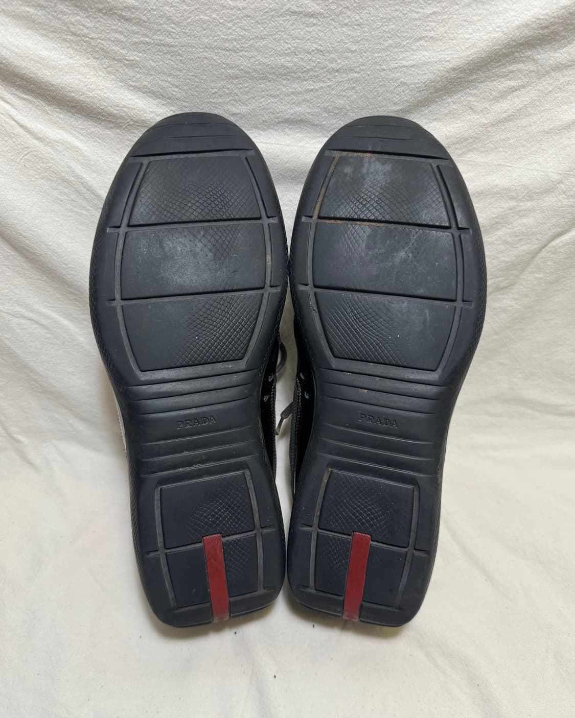 00‘s 프라다 아메리카컵 에나멜 스니커즈 상품이미지4