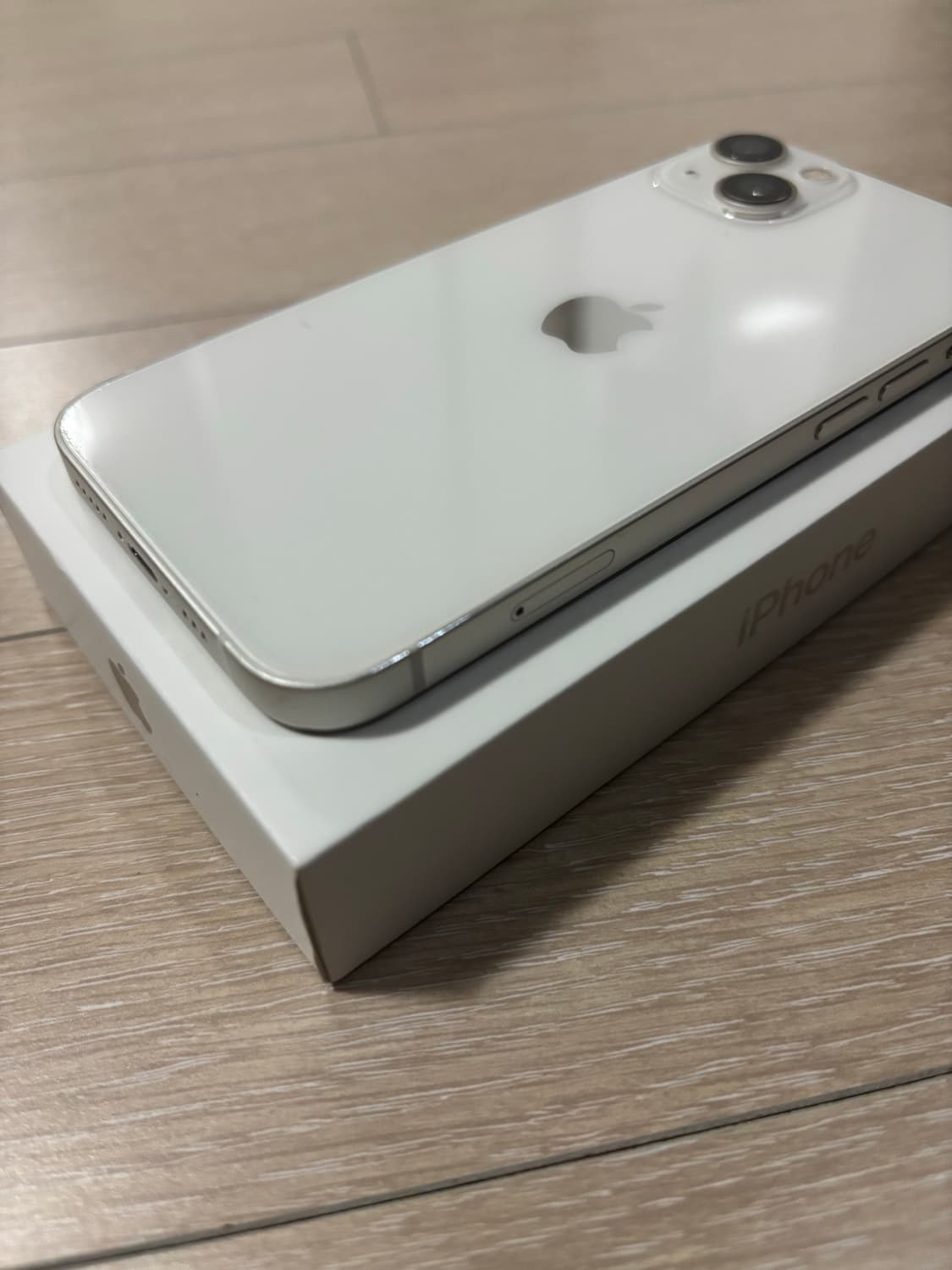 아이폰13 화이트128 상품이미지4