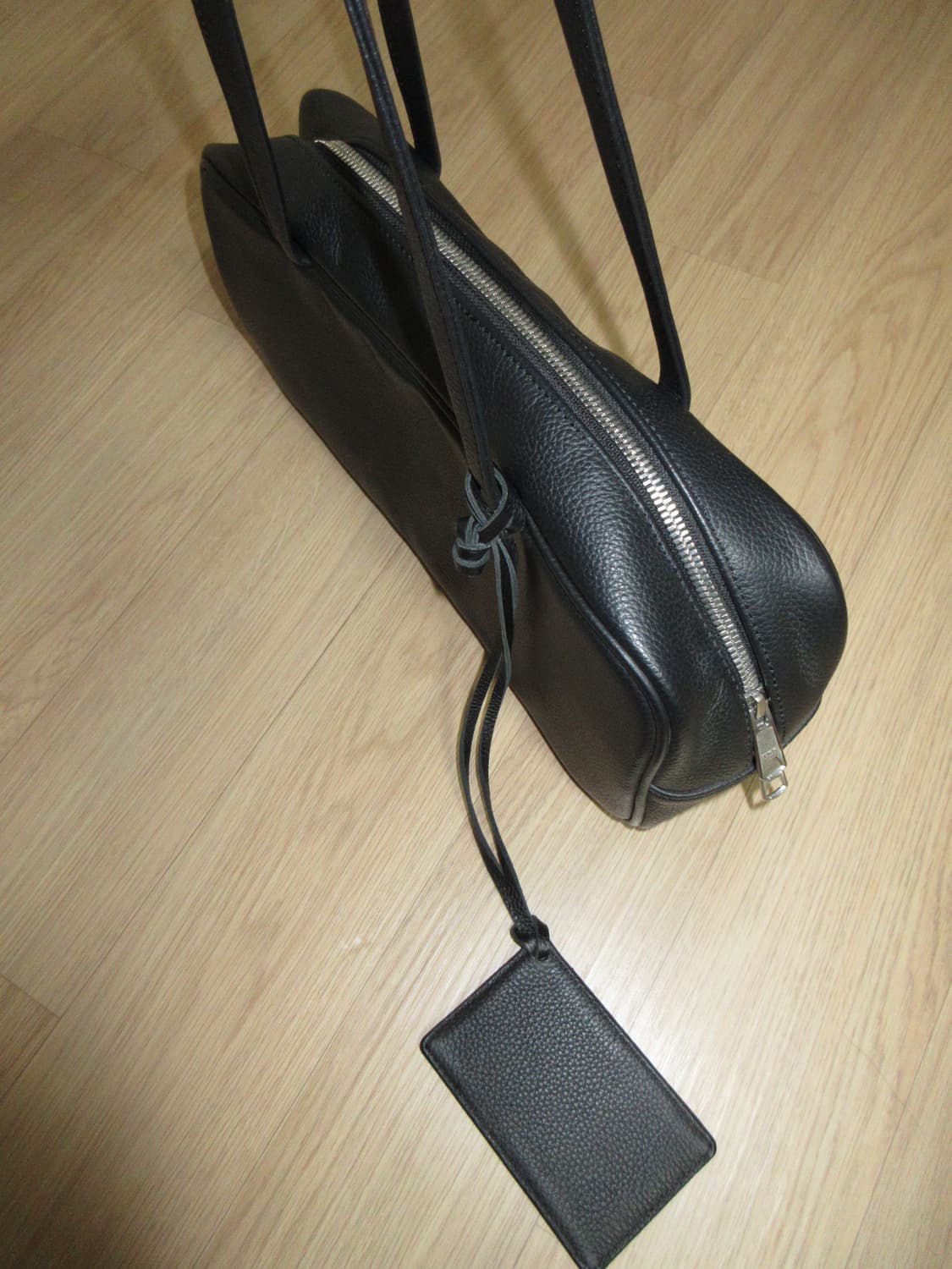 레귤라 숄더백 상품이미지2