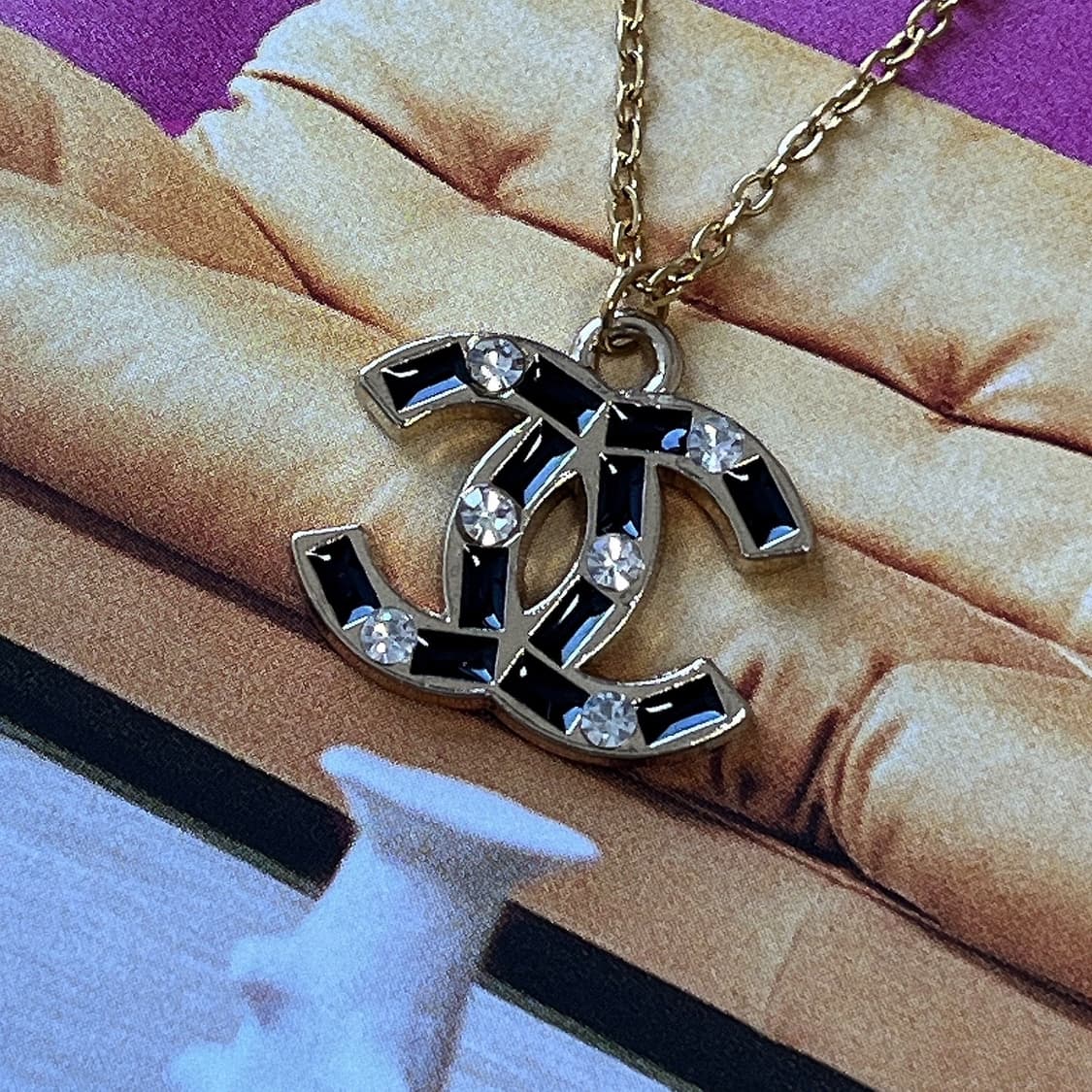 샤넬 블랙 래그 CC로고 큐빅 골드 목걸이 상품이미지3