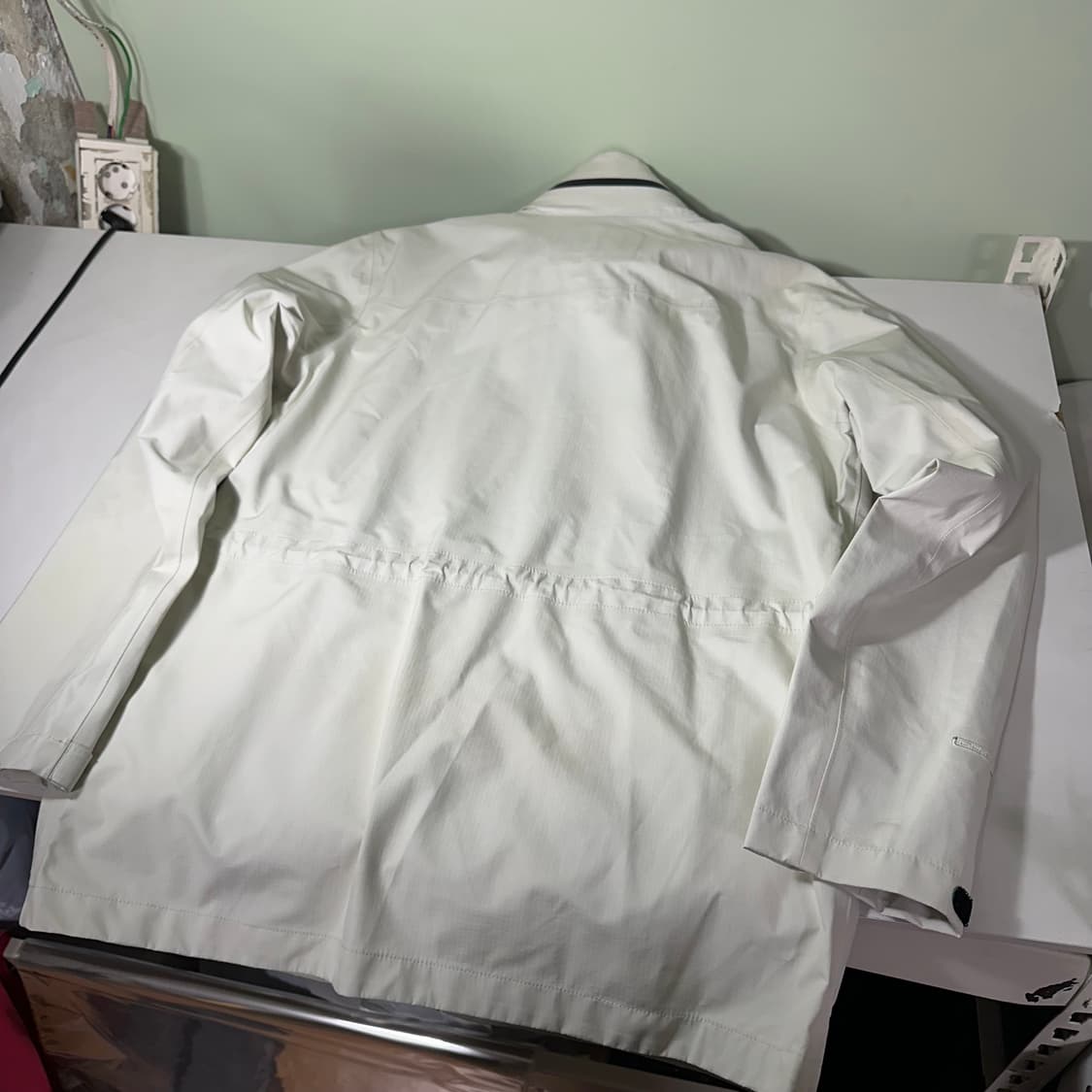 M-L 아이더 크림아이보리 허리스트링 히든후드 나일론자켓 상품이미지6