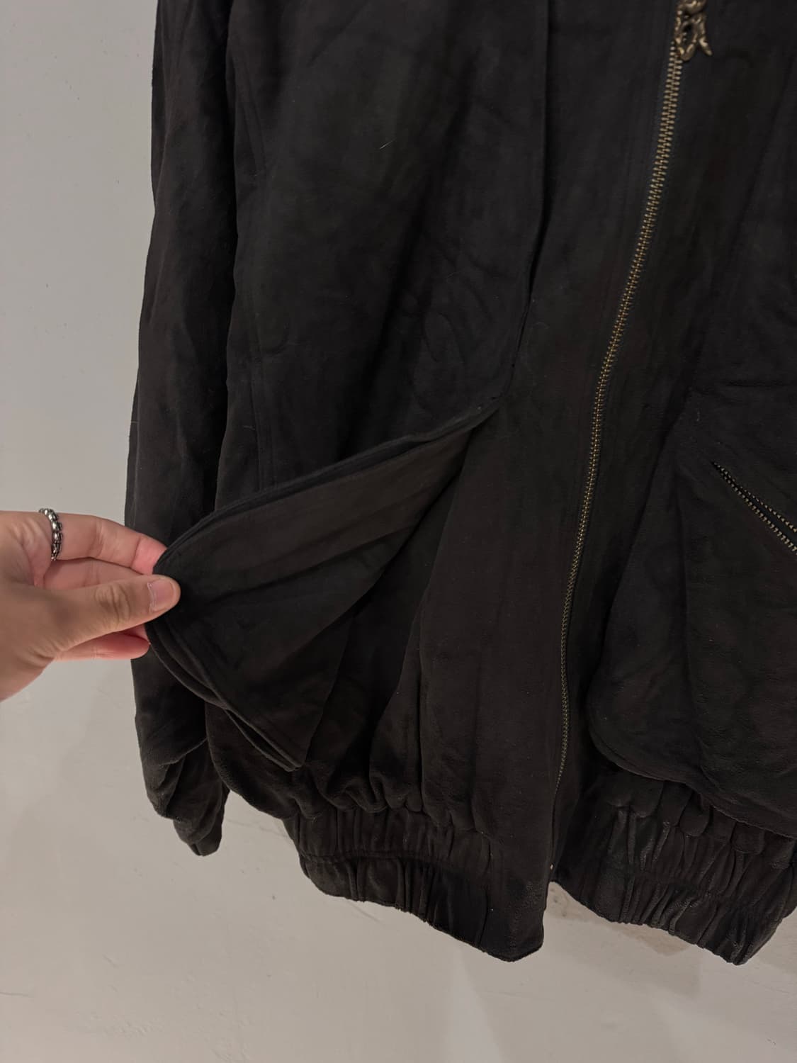 La Mode Goji 디테일 벨벳 봄버자켓 상품이미지6