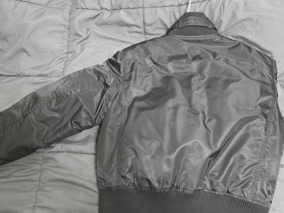 아캄 High-Neck Bomber Jacket (Black) 2사이즈 상품이미지4