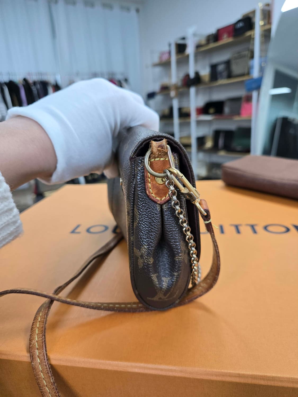 [40%할인] 루이비통 페이보릿 크로스백 상품이미지4