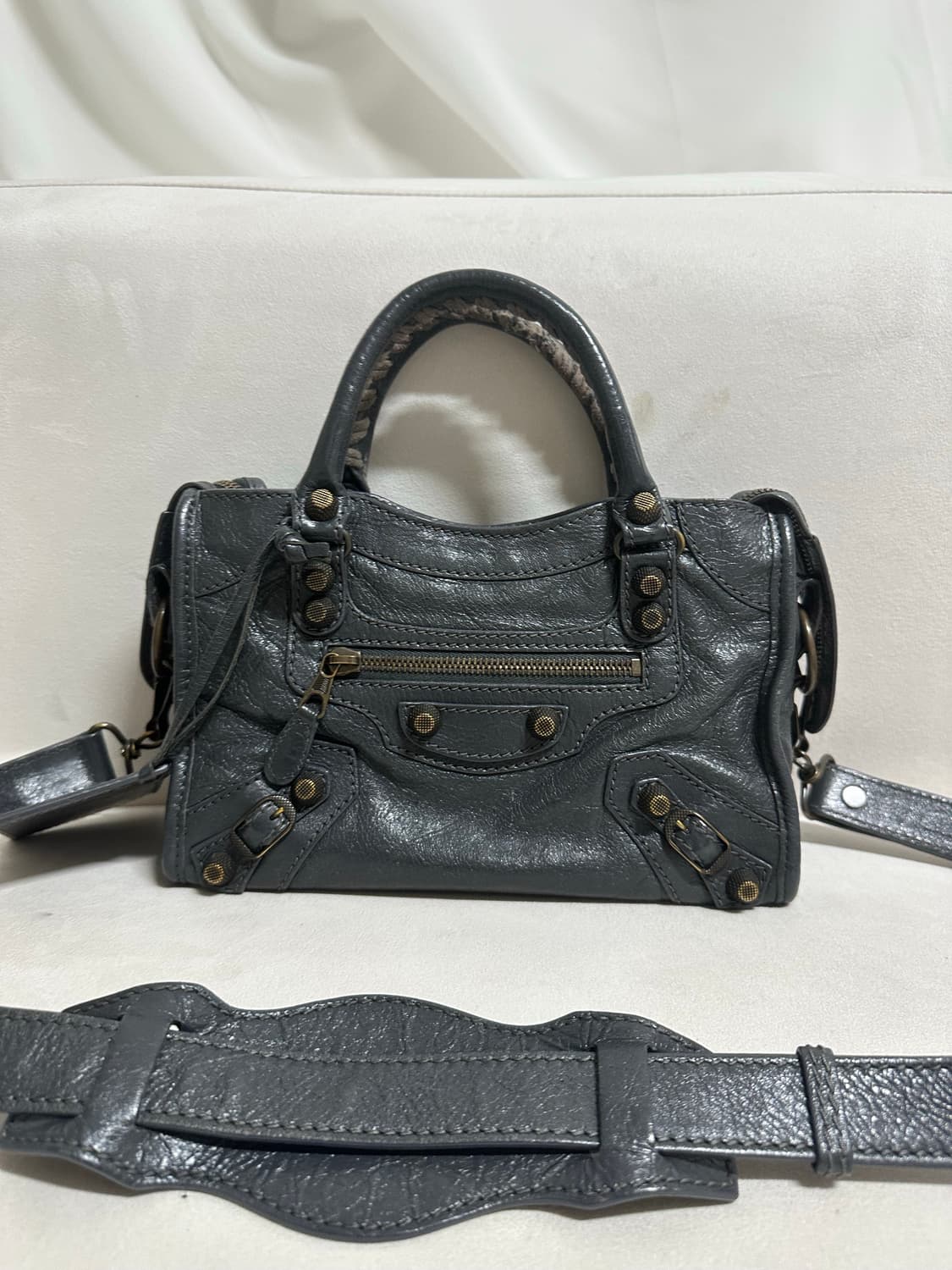 [A+ 정품] 발렌시아가 시티 모터백 미니 그레이 상품이미지2