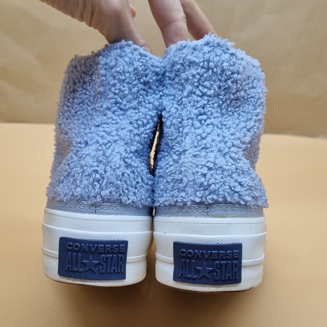 컨버스 척테일러 유틸리티코지 리프트 220. 상품이미지4