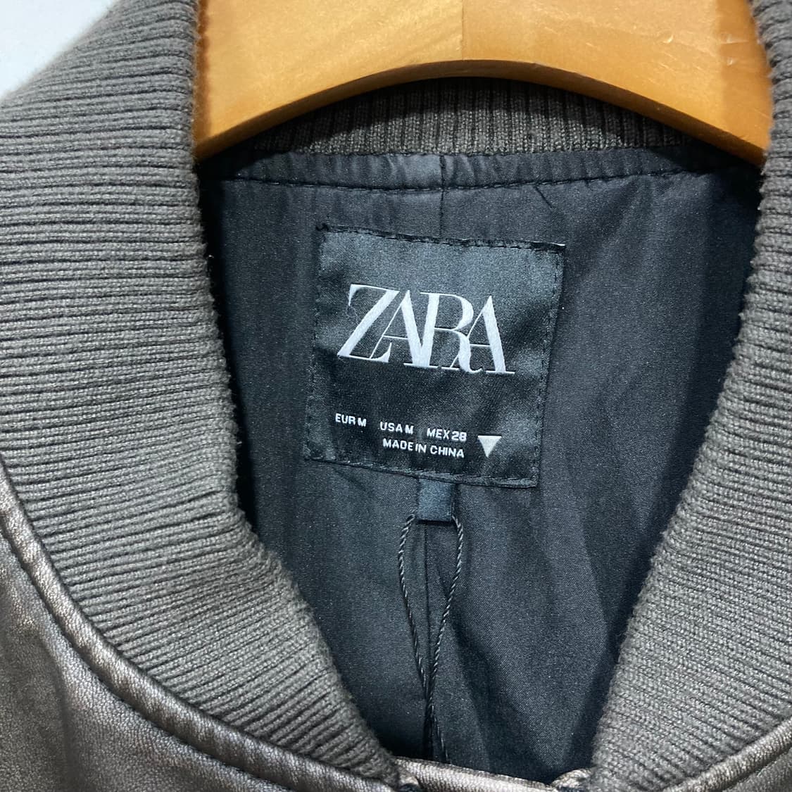 자라(Zara) 크롭 레더 봄버 재킷 상품이미지6