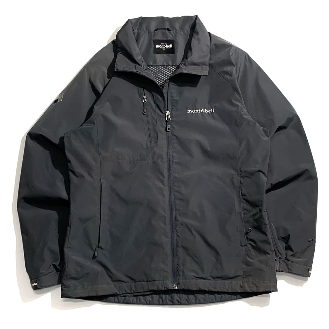 몽벨 라이트그레이 바람막이   상품이미지1