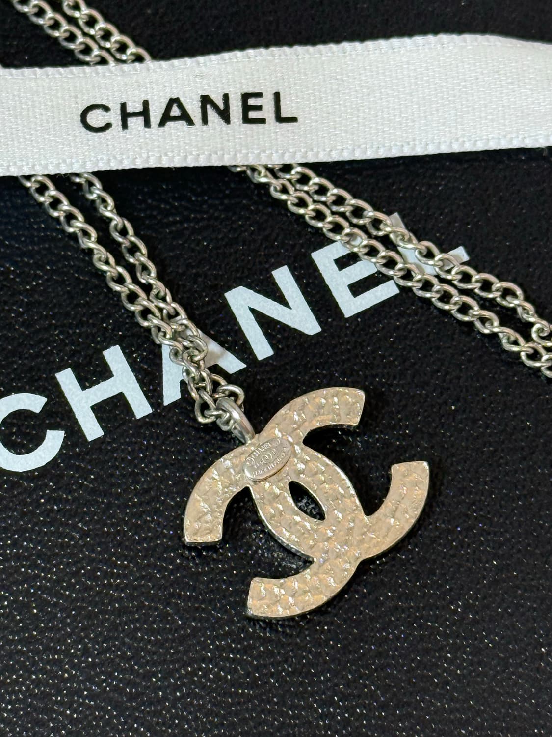 샤넬 cc로고 에폭시 목걸이(연보라) 상품이미지2