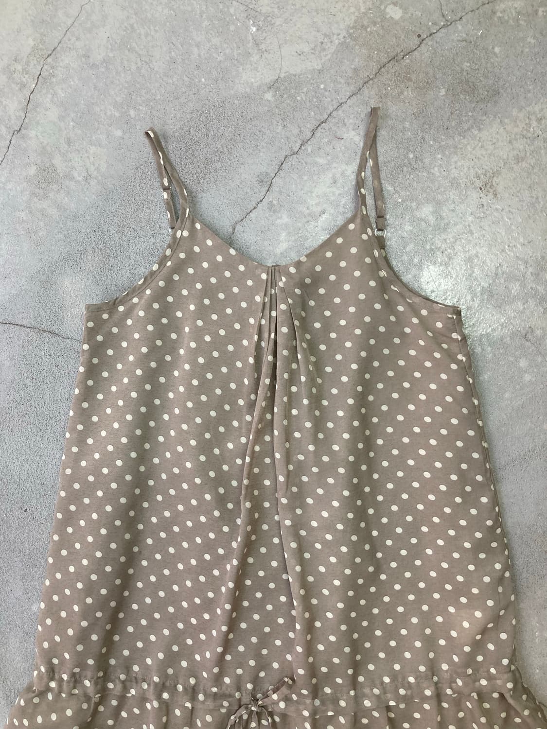 light gray polka dot slip dress 상품이미지4