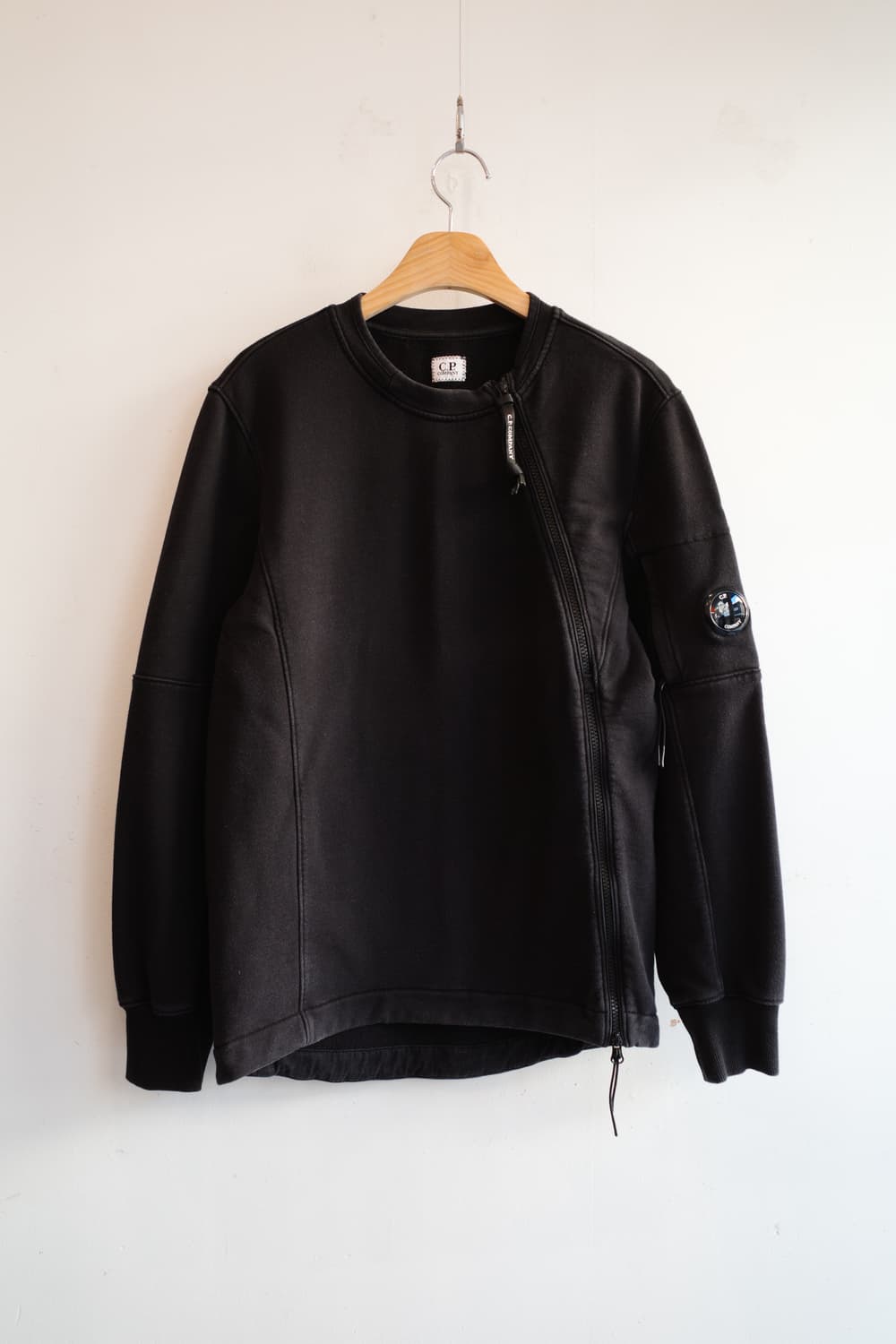 C.P COMPANY 사이드 집업 맨투맨 상품이미지2