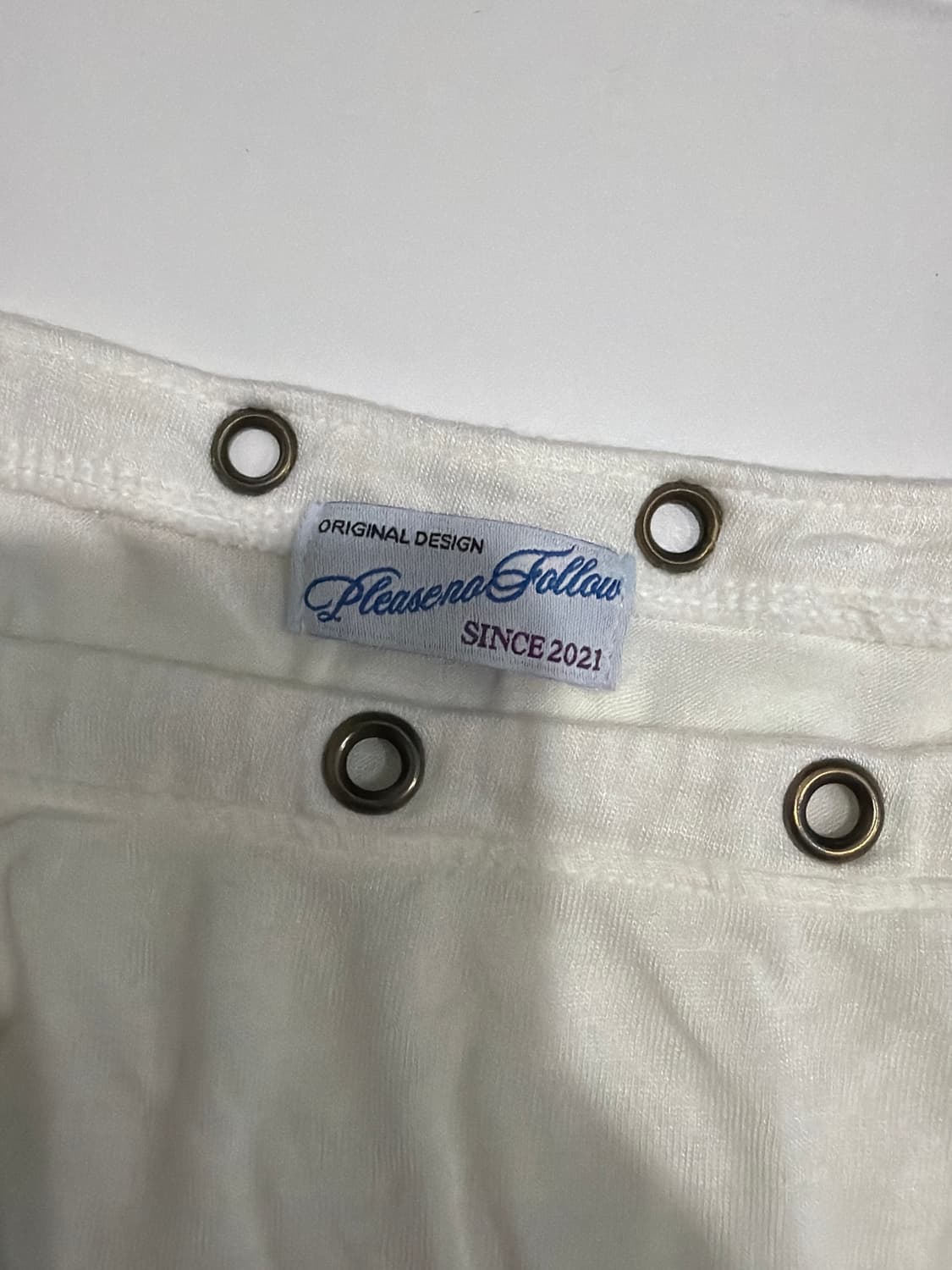 플리즈노팔로우 해리 버튼 언발 셔링 탑 아이보리 상품이미지2