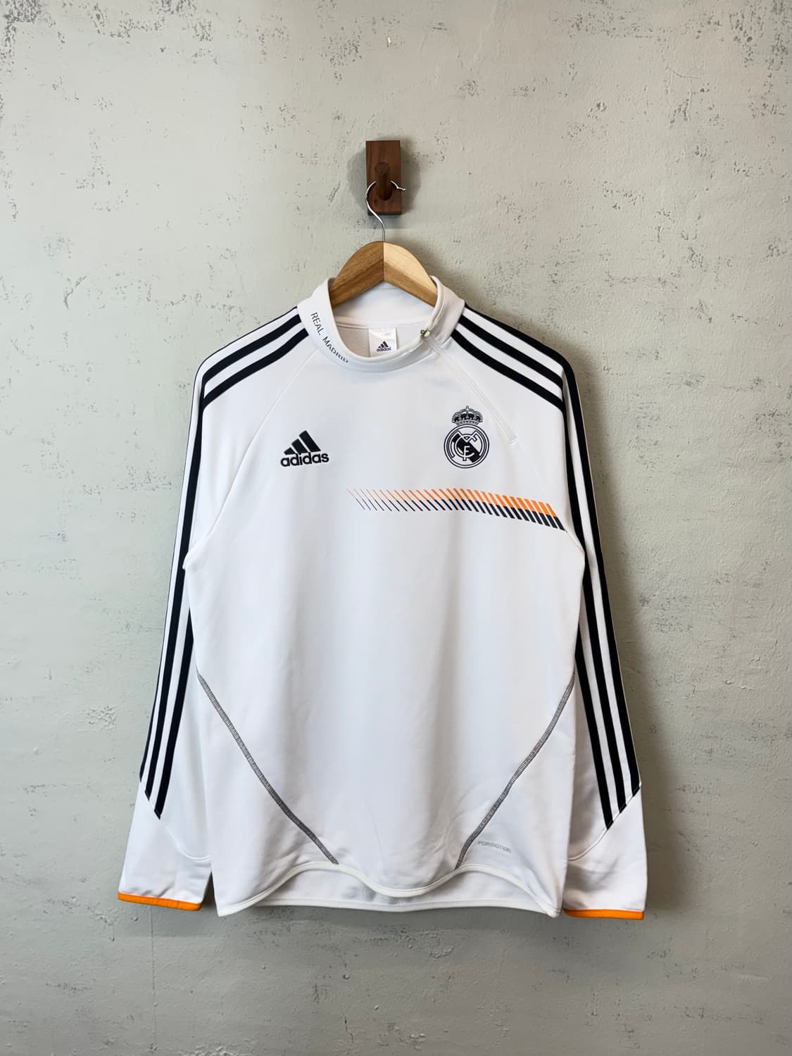 아디다스 레알마드리드 트레이닝 탑 화이트 상품이미지1