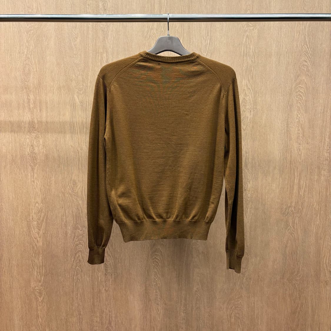 크리스찬 디올 몽쉘 라운드넥 긴팔 울 니트 로고 자수 디테일 브라운 상품이미지3