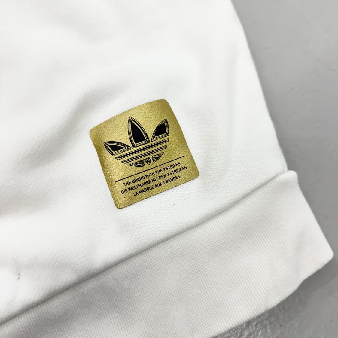 아디다스 신형 메탈릭 빅로고 후드티 화이트 상품이미지4