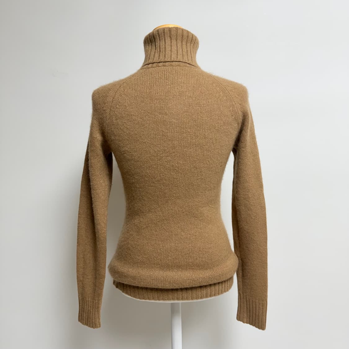 [캐멀(낙타털) 100%]  터틀넥 목폴라 브라운 니트  상품이미지3