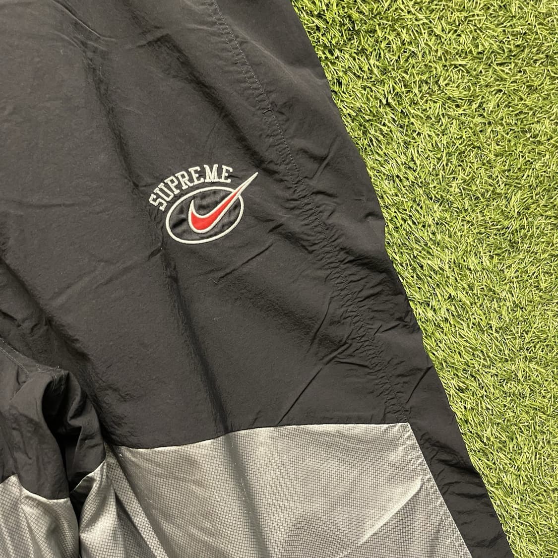 19SS 슈프림 x 나이키 웜업 팬츠 실버 상품이미지3