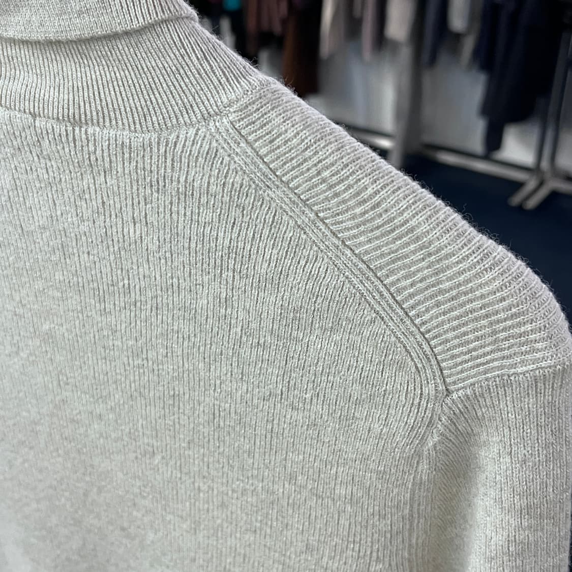 [L] 띠어리 터틀넥니트 상품이미지6