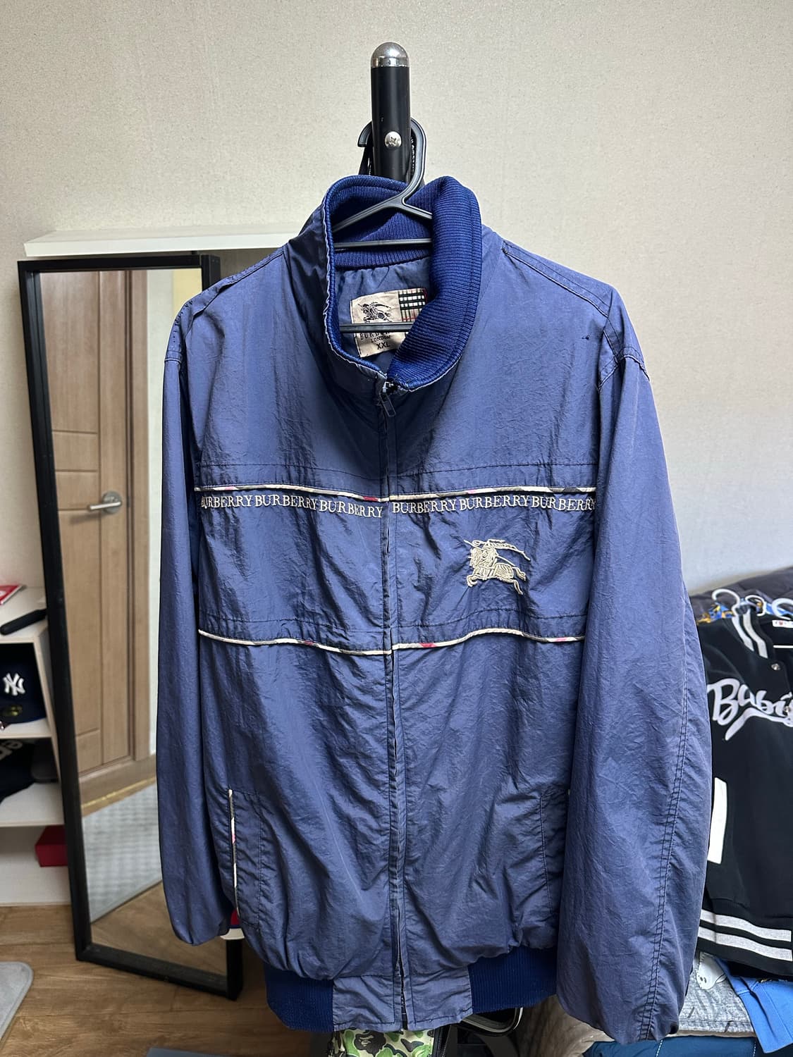 급처) 버버리 남성 바람막이자켓 XXL 네이비 실측100 상품이미지1