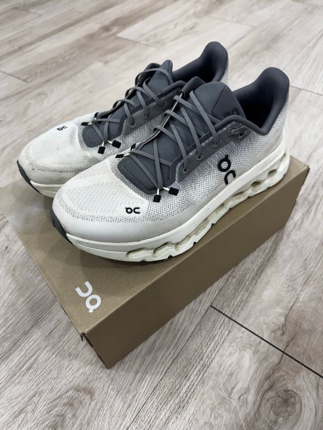 온러닝 클라우드 틸트 10 사이즈 아이보리 상품이미지1