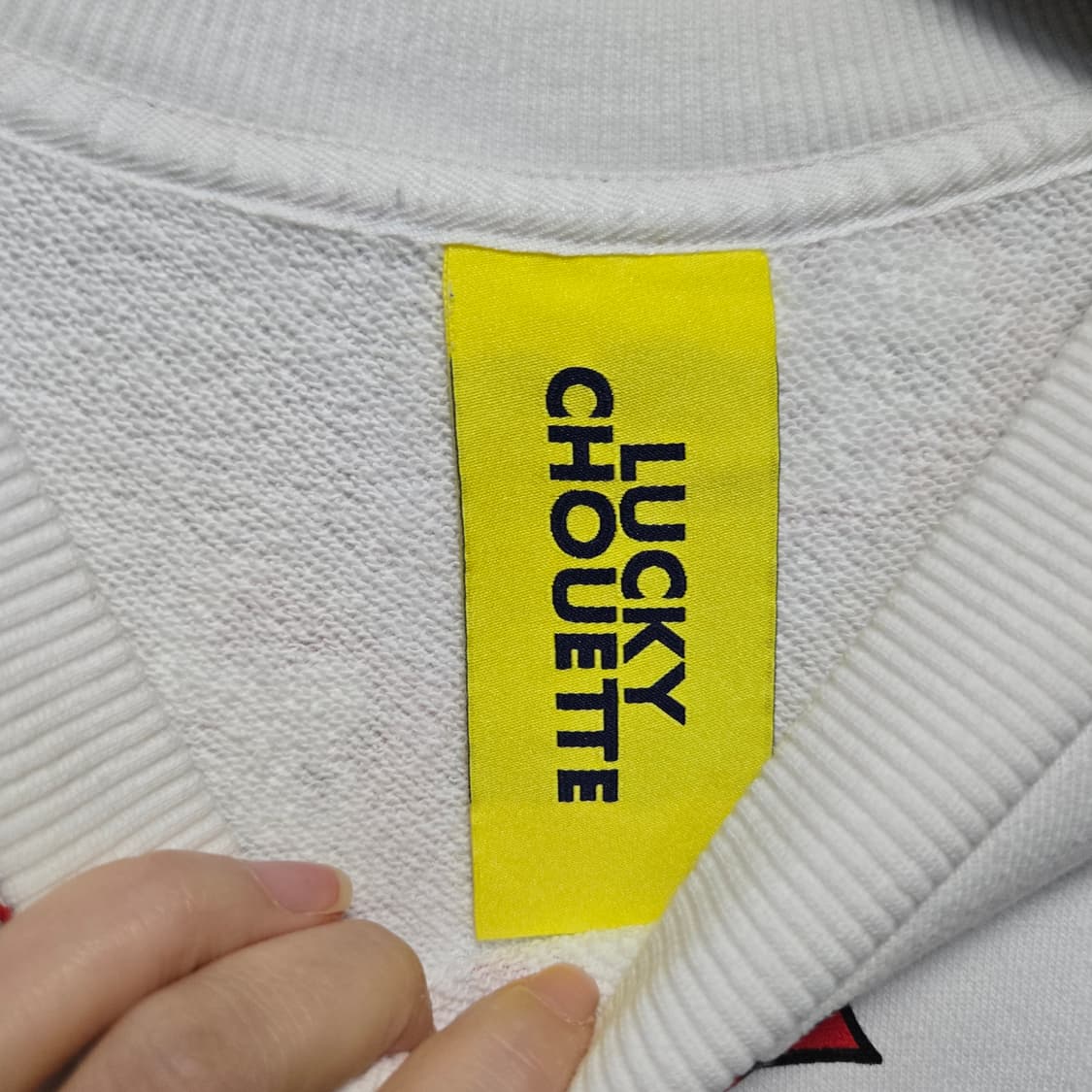 럭키슈에뜨 여성 오버핏 입술 로고 맨투맨  상품이미지3