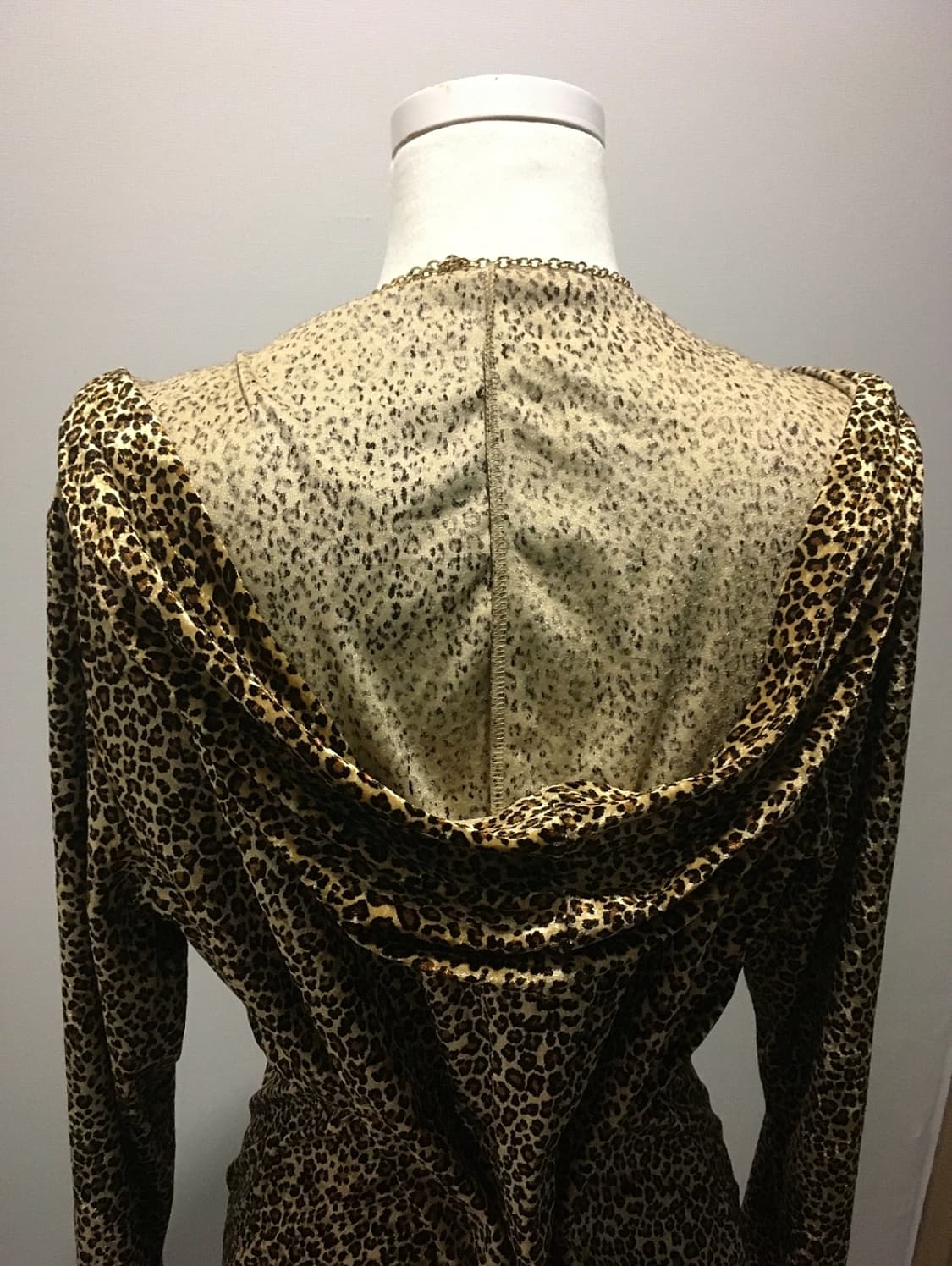 오네갸루st 레오파드 벨벳 후드집업 상품이미지3