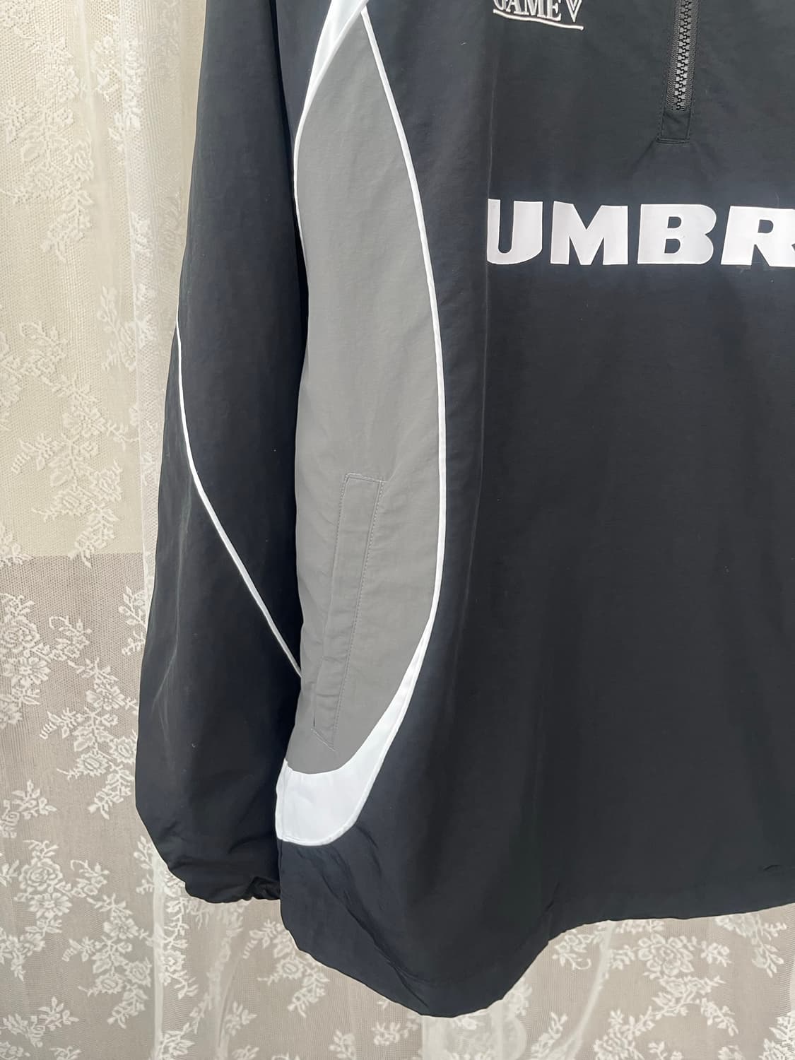 L)엄브로 스포티 캐주얼 후드 아노락 블랙 바람막이 상품이미지4