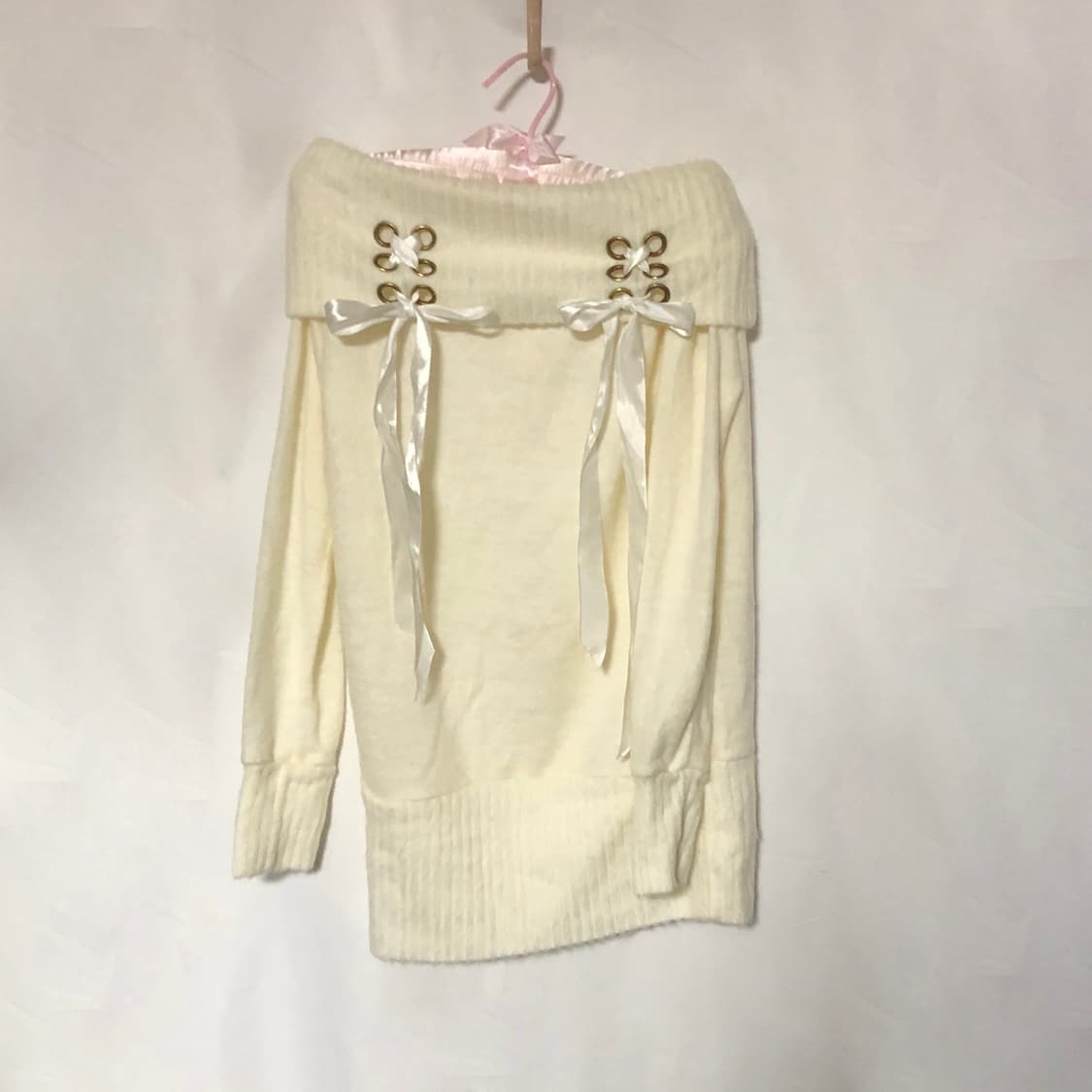 리본 레이스업 오프숄더 니트  상품이미지7