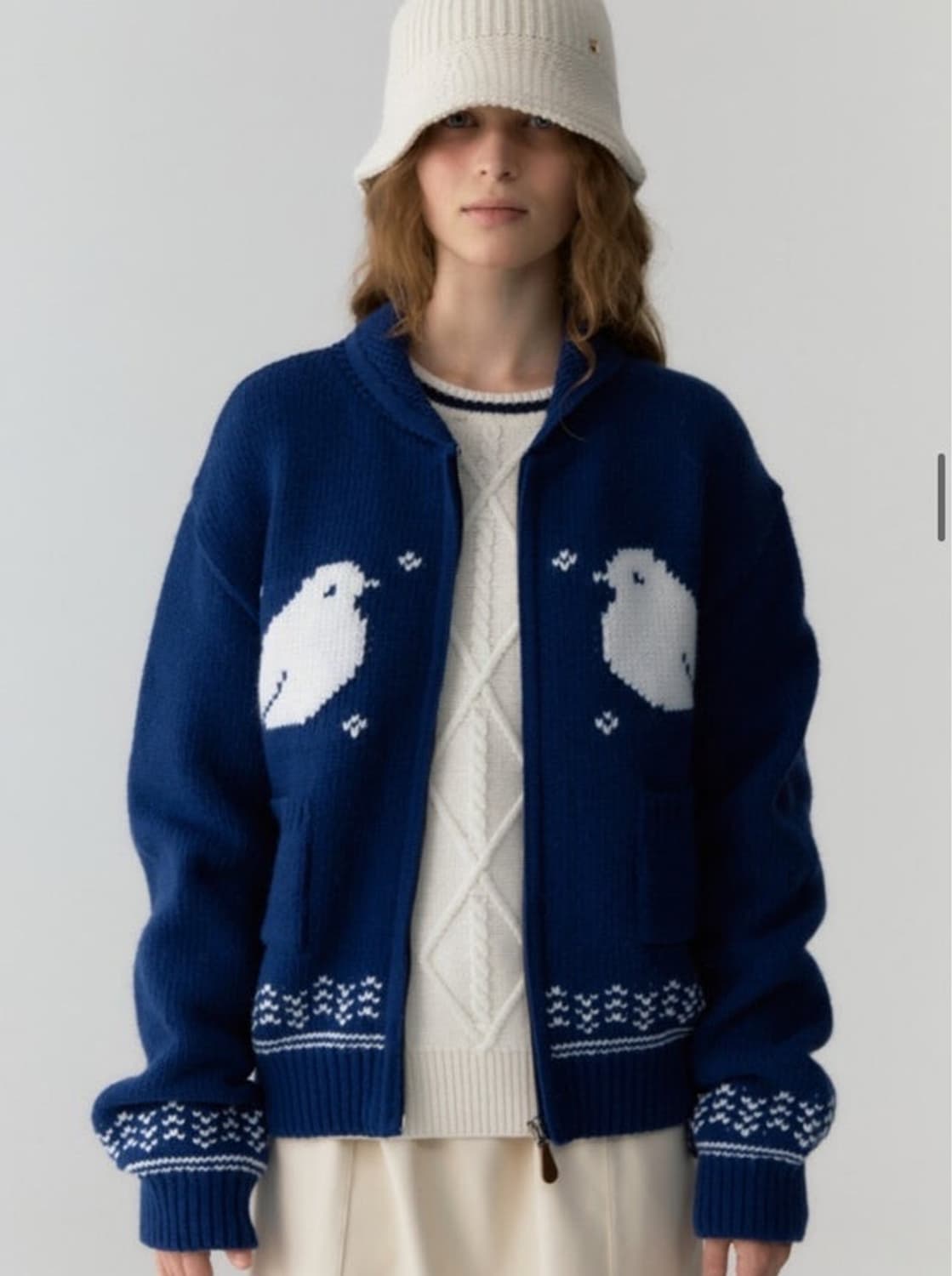 드파운드 헤비 자카드 니트 집업 코위찬 (카리나 착용) 상품이미지3