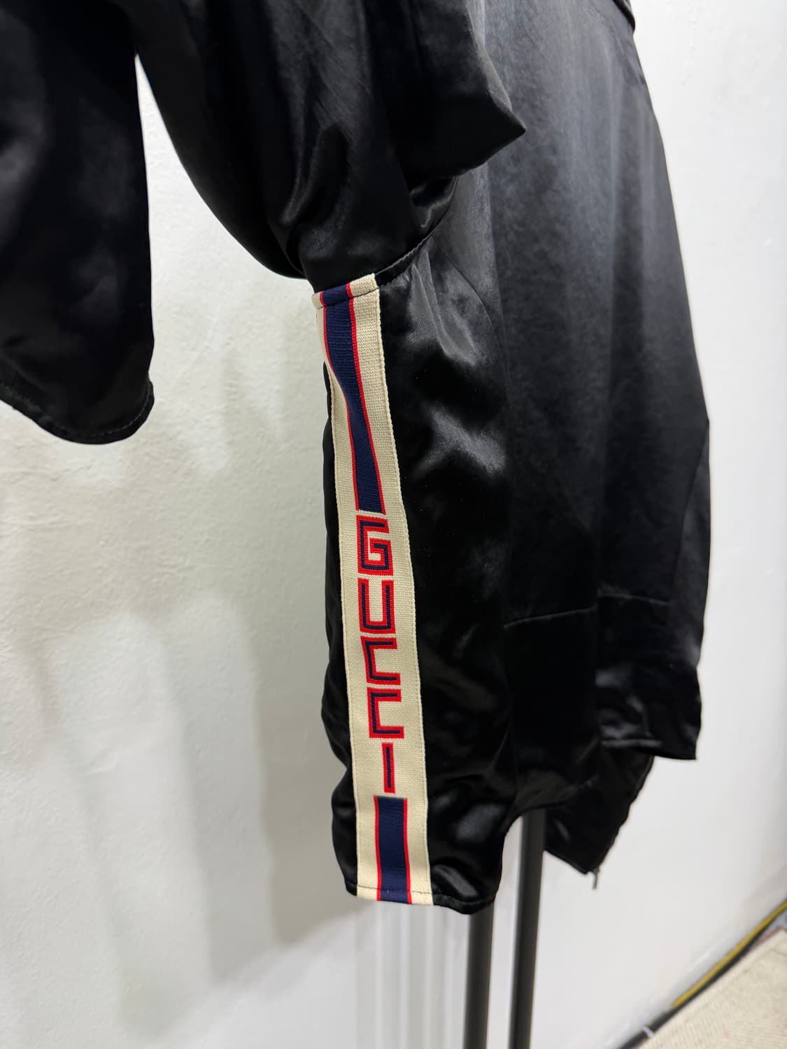 매장판정품) 구찌 블랙 라이더 가죽 자켓 실크느낌 46 상품이미지5
