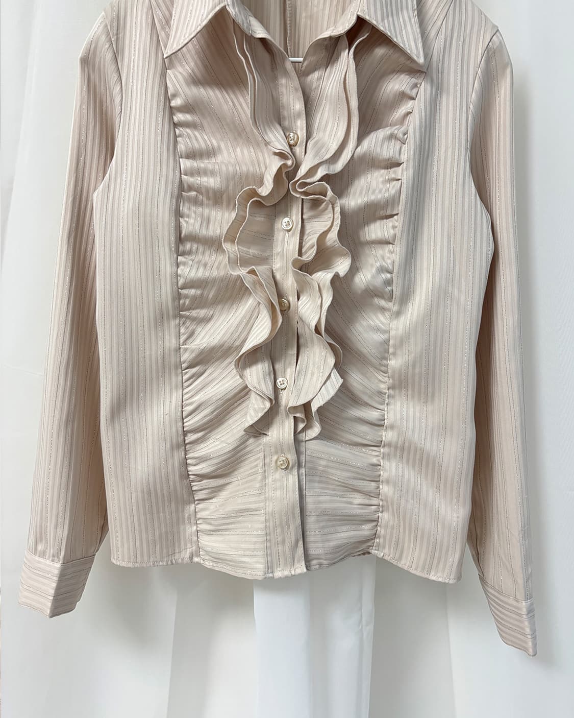 바닐라 베이지 프릴 긱시크 슬림 셔츠 상품이미지7