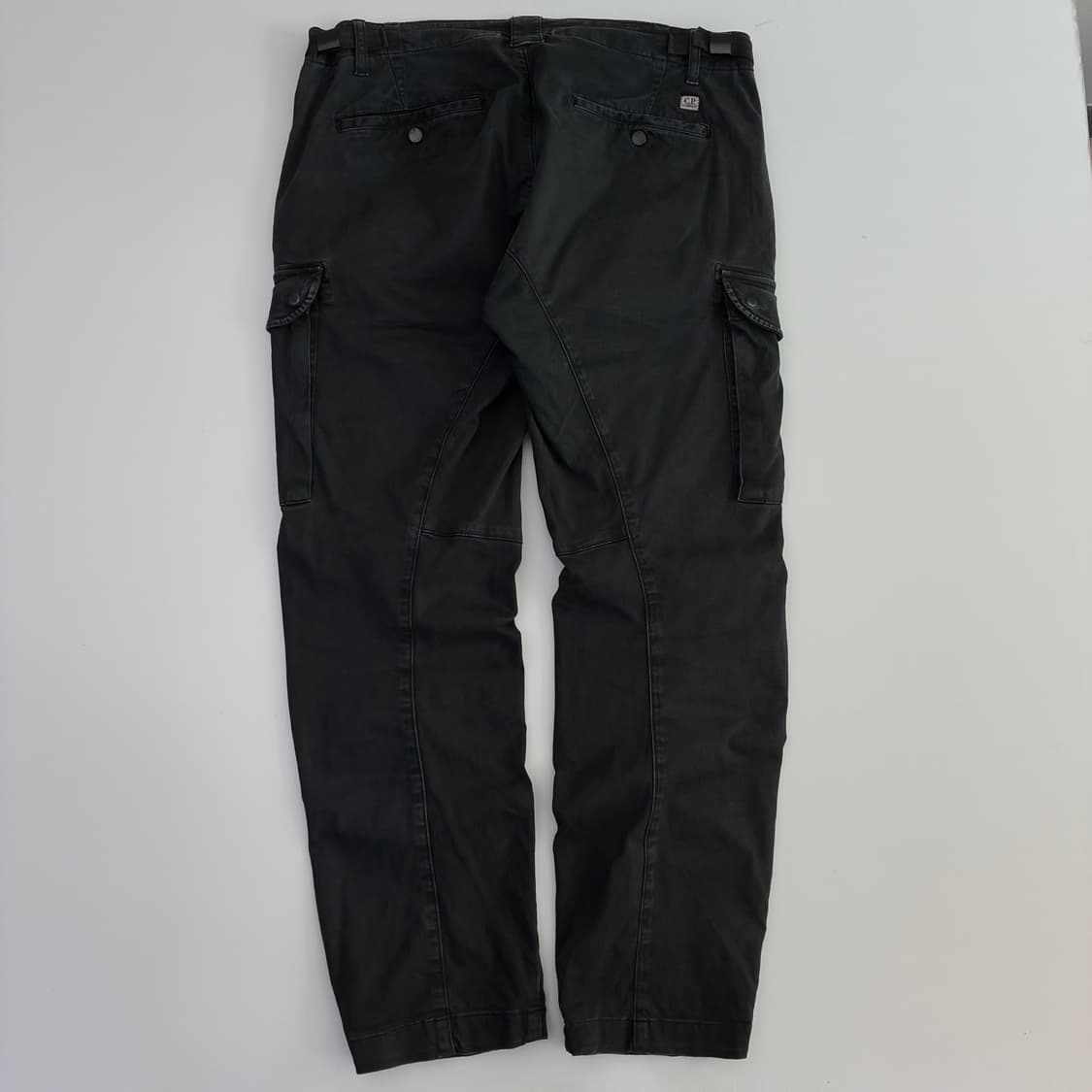 C.P company  씨피 컴퍼니 렌즈 블랙 워시드 카고팬츠 상품이미지2