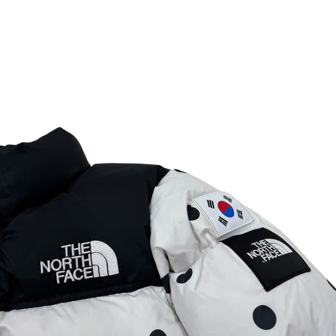 노스페이스 해외판 한정판 도트 땡땡이 태극기 코리아 눕시700패딩 화이트 상품이미지2