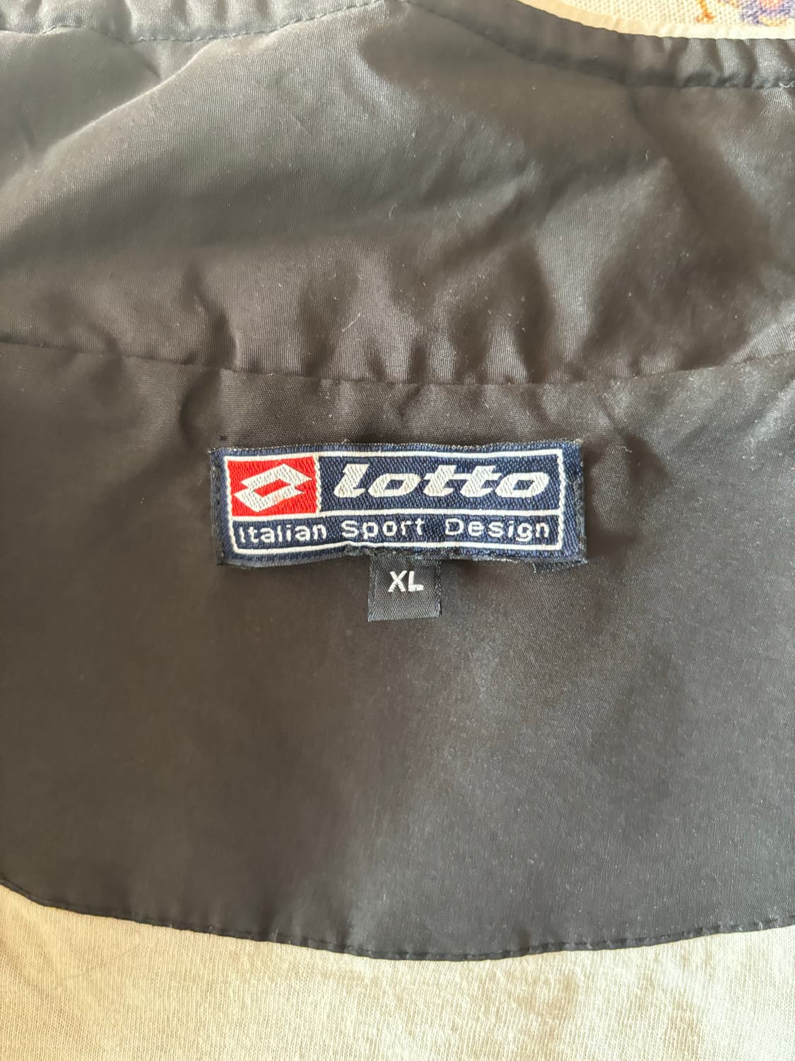 02-03 유벤투스 자켓 팝니다 XL사이즈 cfs구매 상품이미지3