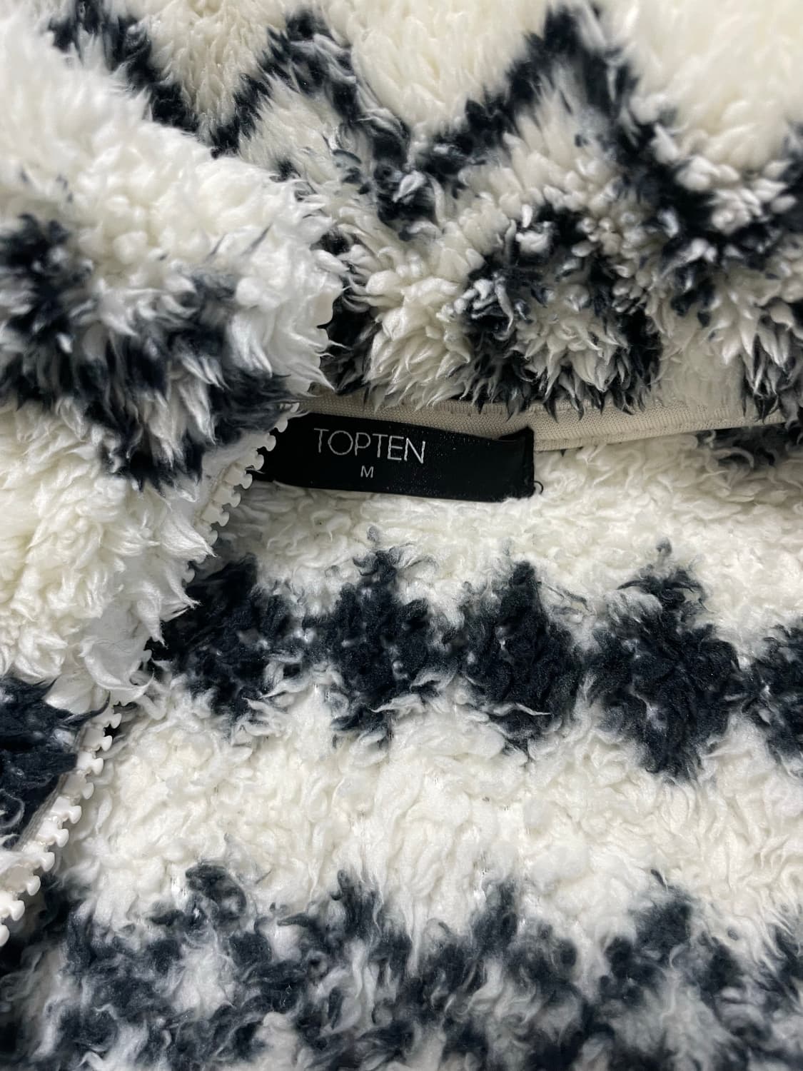 탑텐 플러피플리스 집업 M 노르딕패턴 후리스 상품이미지2