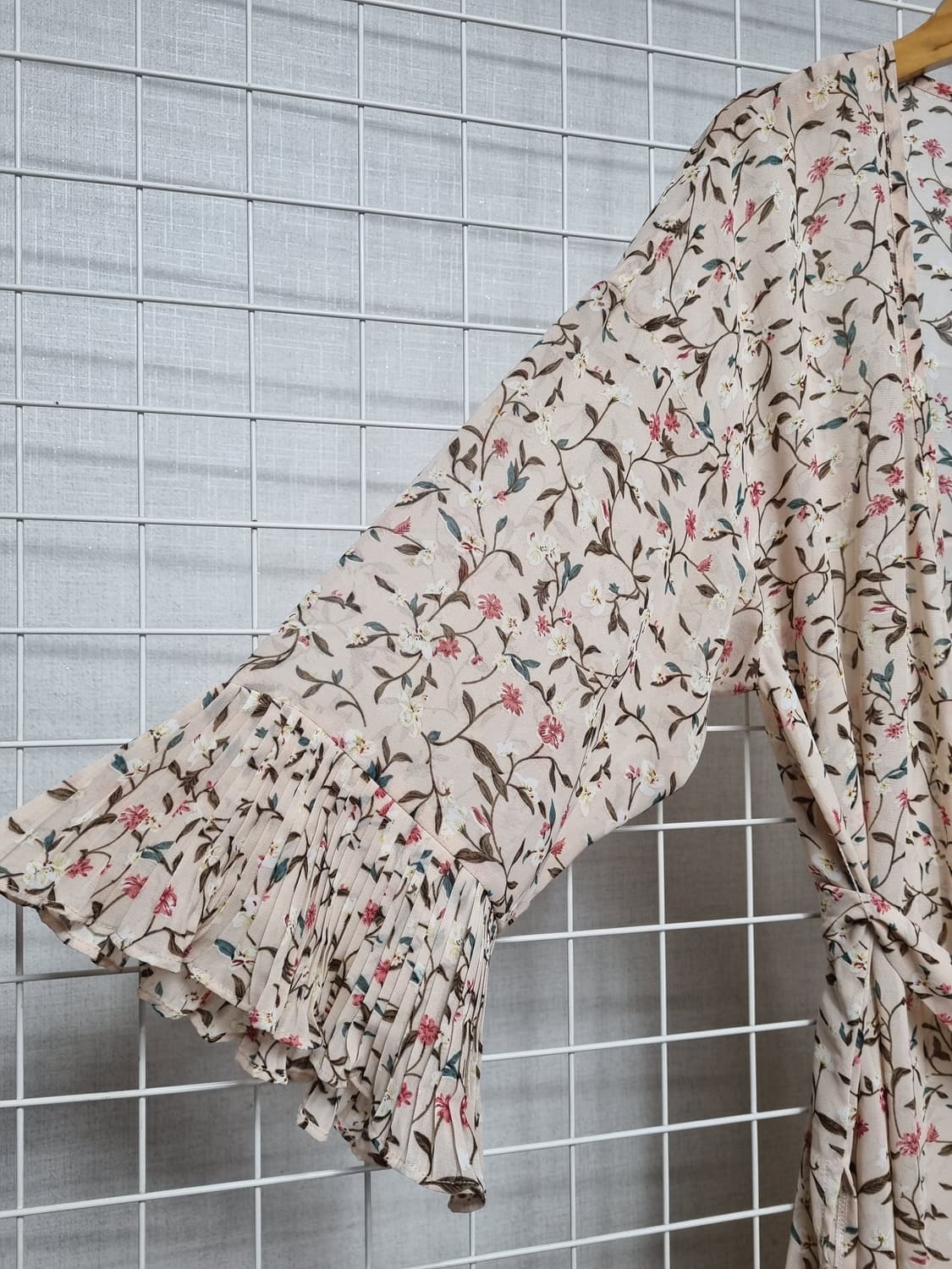 써스데이아일랜드 쉬폰 로브가디건 free 상품이미지5