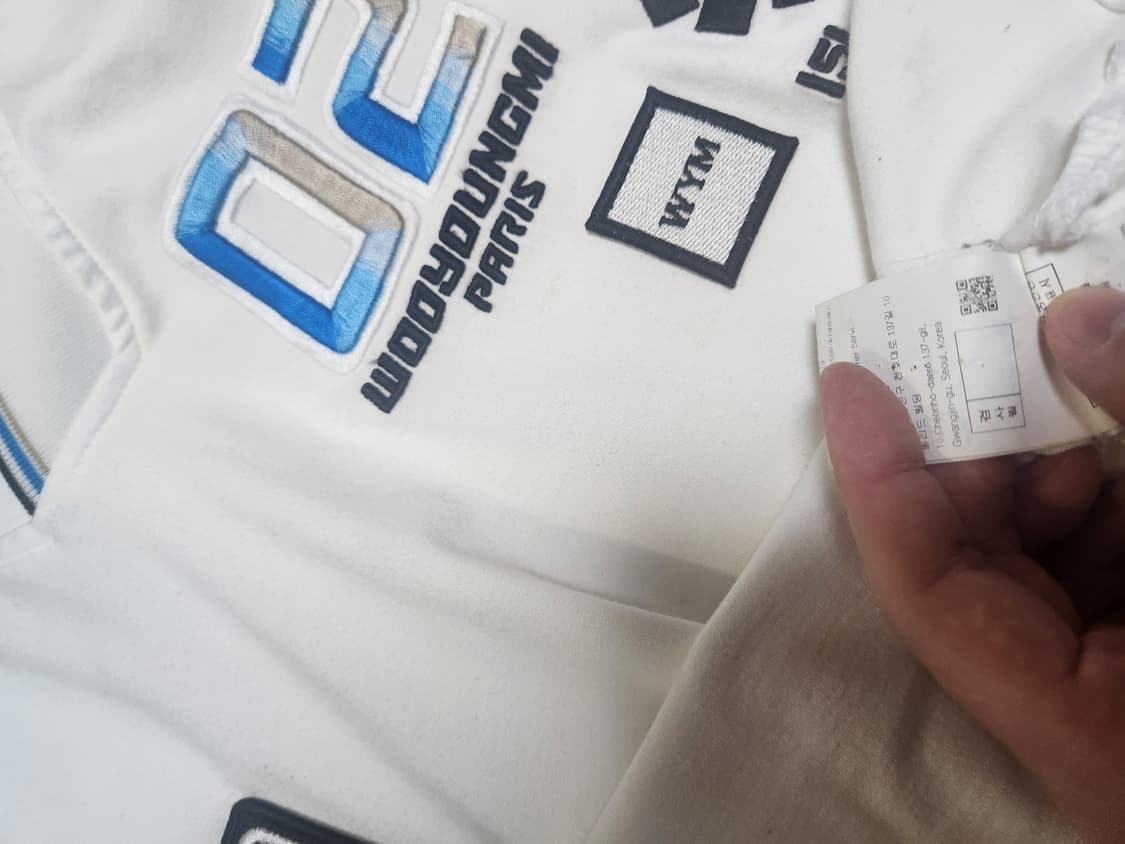 우영미 엠블럼 티셔츠 24ss화이트 48 상품이미지7